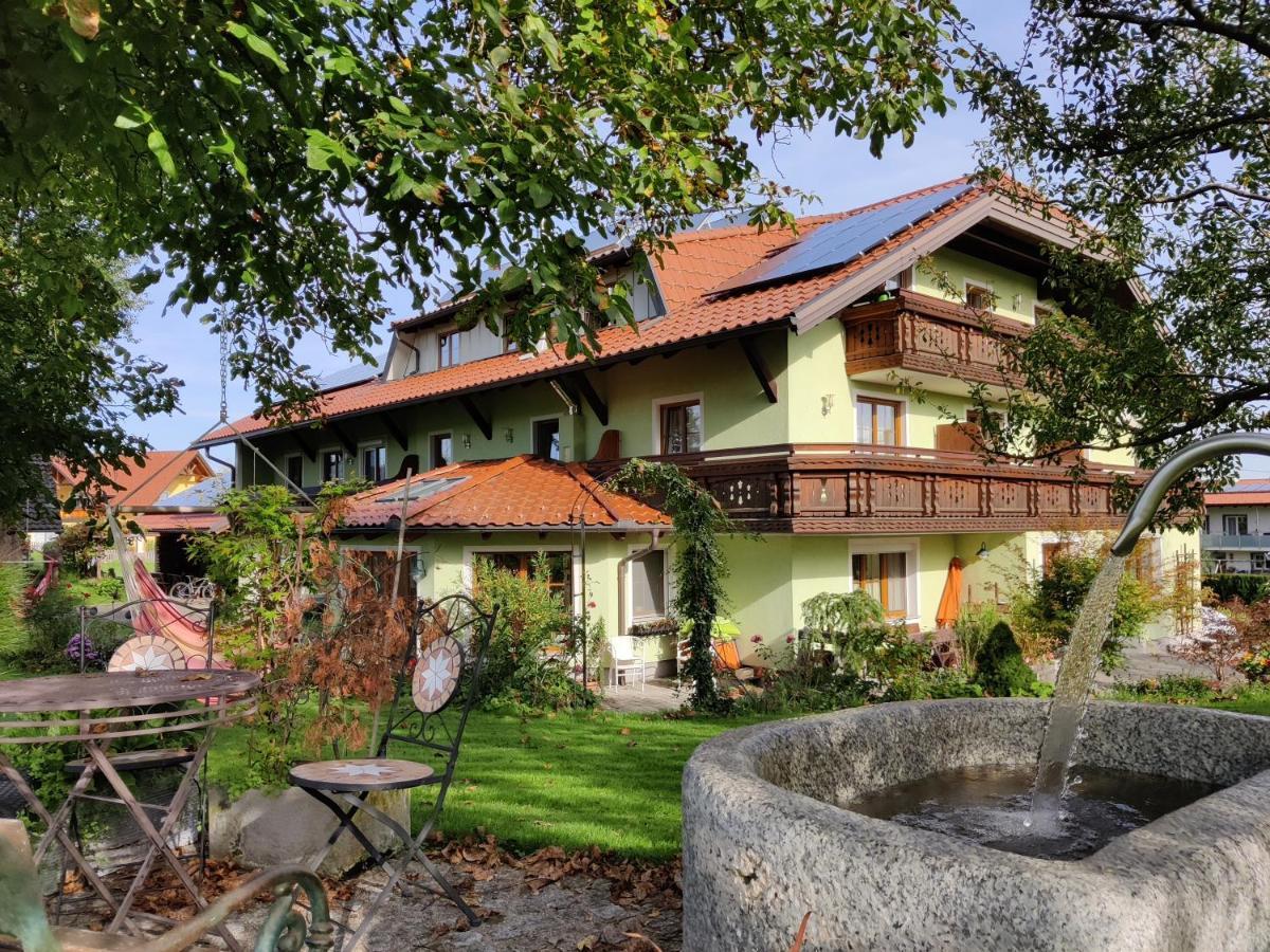 Pension Holzapfel Sankt Georgen im Attergau Esterno foto