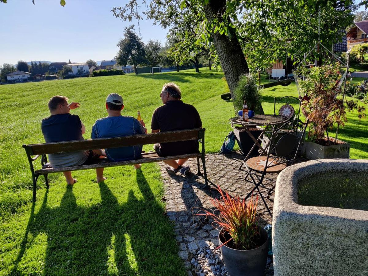 Pension Holzapfel Sankt Georgen im Attergau Esterno foto